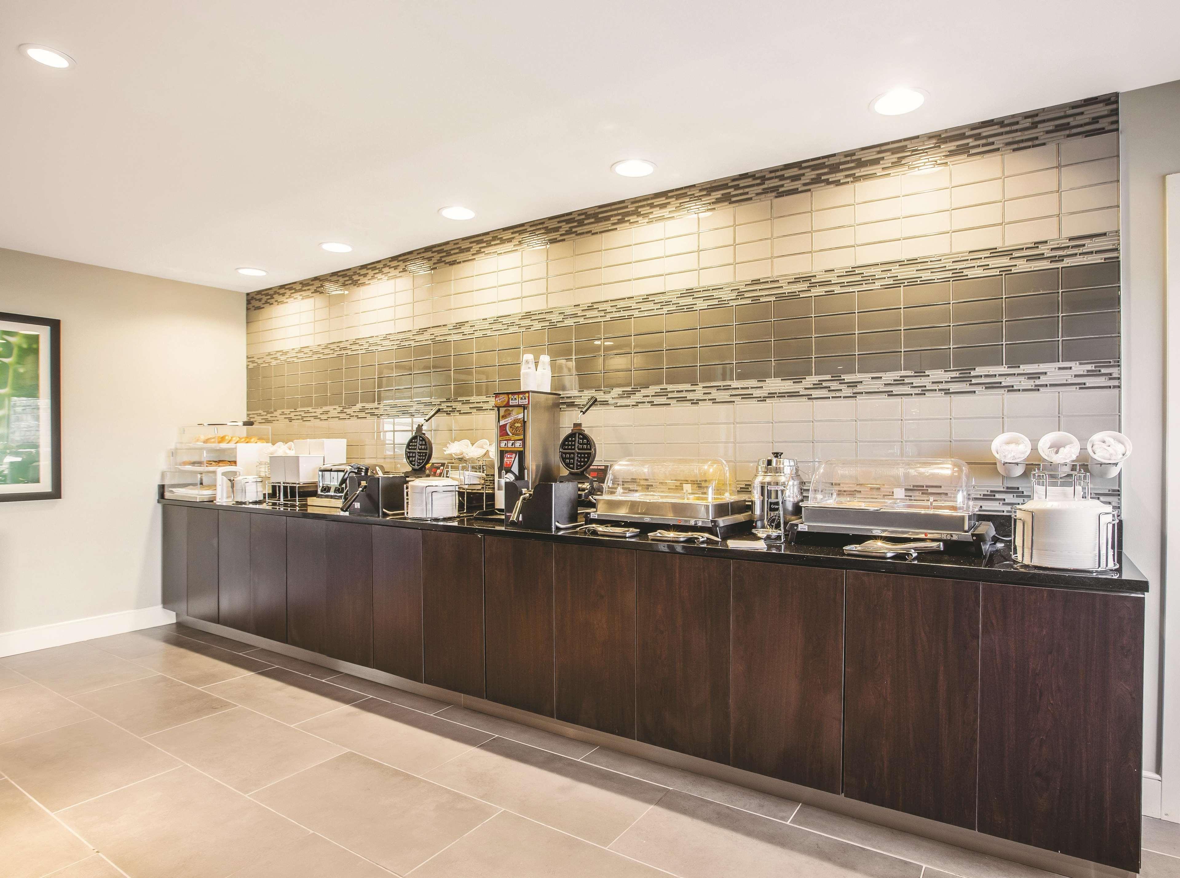 Готель La Quinta By Wyndham Atlanta Midtown - Buckhead Екстер'єр фото