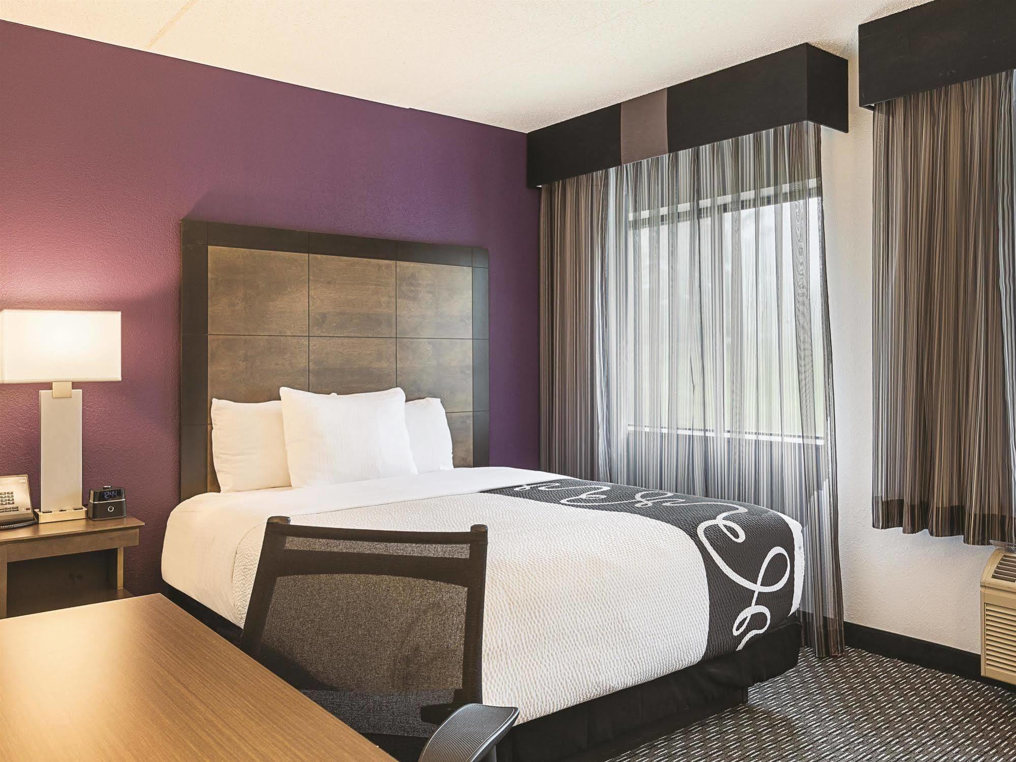 Готель La Quinta By Wyndham Atlanta Midtown - Buckhead Екстер'єр фото